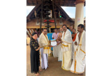 Photo of കൊച്ചിൻ ദേവസ്വം ബോർഡ്‌ തൃപ്രയാർ ശ്രീരാമസ്വാമി ക്ഷേത്രത്തിലെ ഏകാദശി നോട്ടീസ് പ്രകാശനം കൊച്ചിൻ ദേവസ്വം ബോർഡ്‌ പ്രസിഡന്റ്‌ ശ്രീ.K. രവീന്ദ്രൻ, ദേവസ്വം കമ്മിഷണർ അജികുമാർ എന്നിവർ ചേർന്ന് നടത്തി.