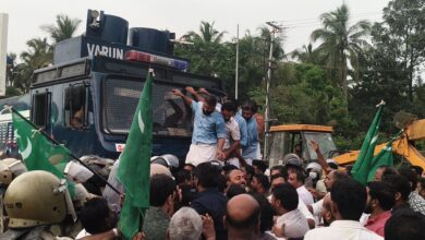 Photo of യു ഡി എഫ് ടോൾ പ്ലാസയിലേക്ക് നടത്തിയ മാർച്ചിൽ സംഘർഷം.